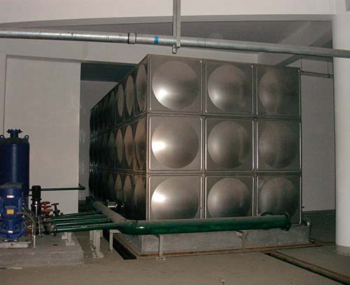 四川達縣監獄保溫水箱安裝